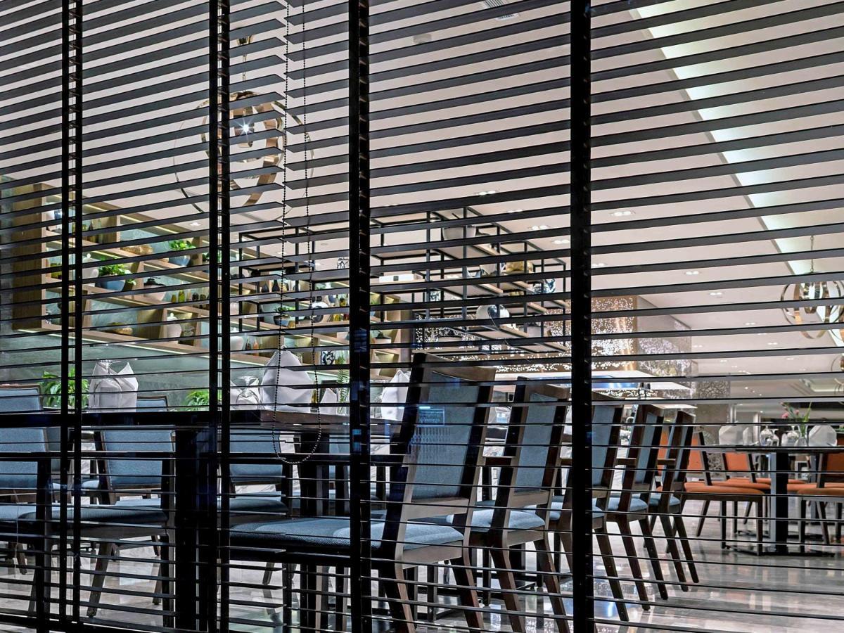 Отель Pullman Yangon Centrepoint Экстерьер фото