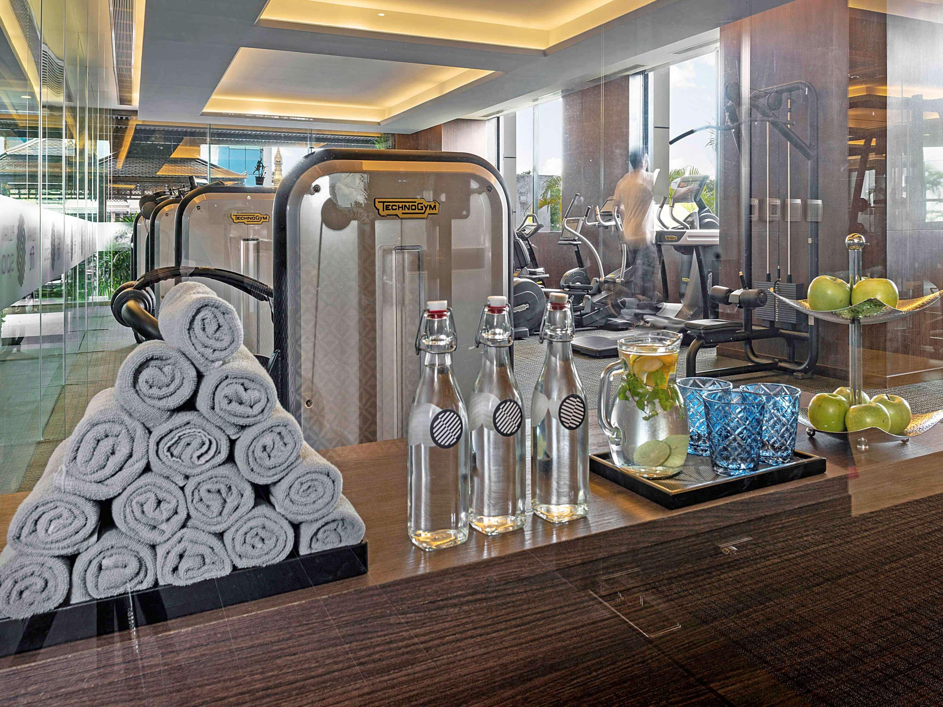Отель Pullman Yangon Centrepoint Экстерьер фото